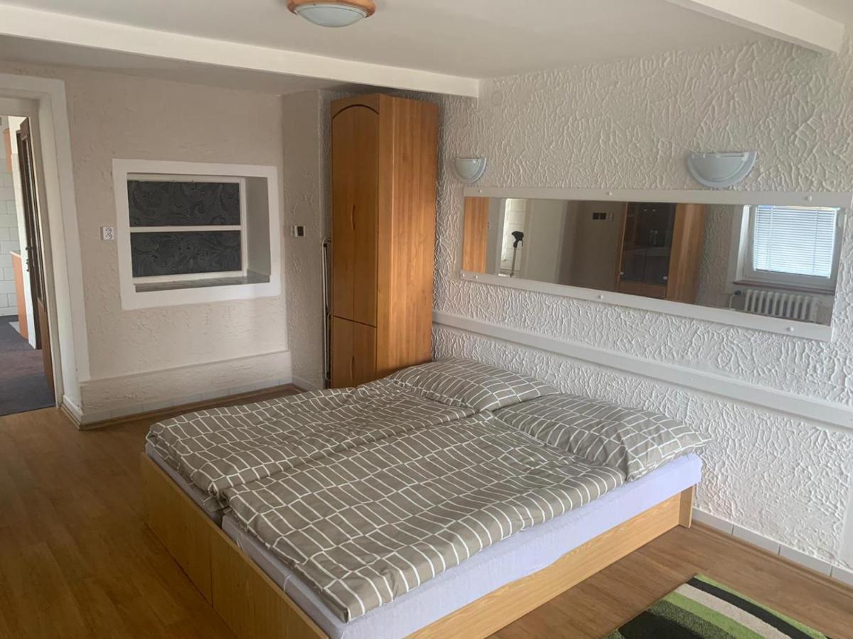 Maly Byt 1+1 Karlovy Vary Luaran gambar